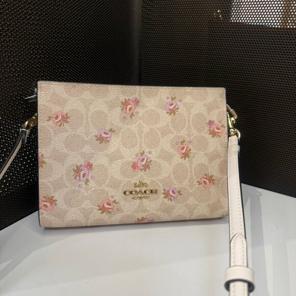 ショルダーバッグ・ポシェット COACH Slim Crossbody Bag Signature With Floral Print  CBA71 $_12.PNG?set_id=880000500F